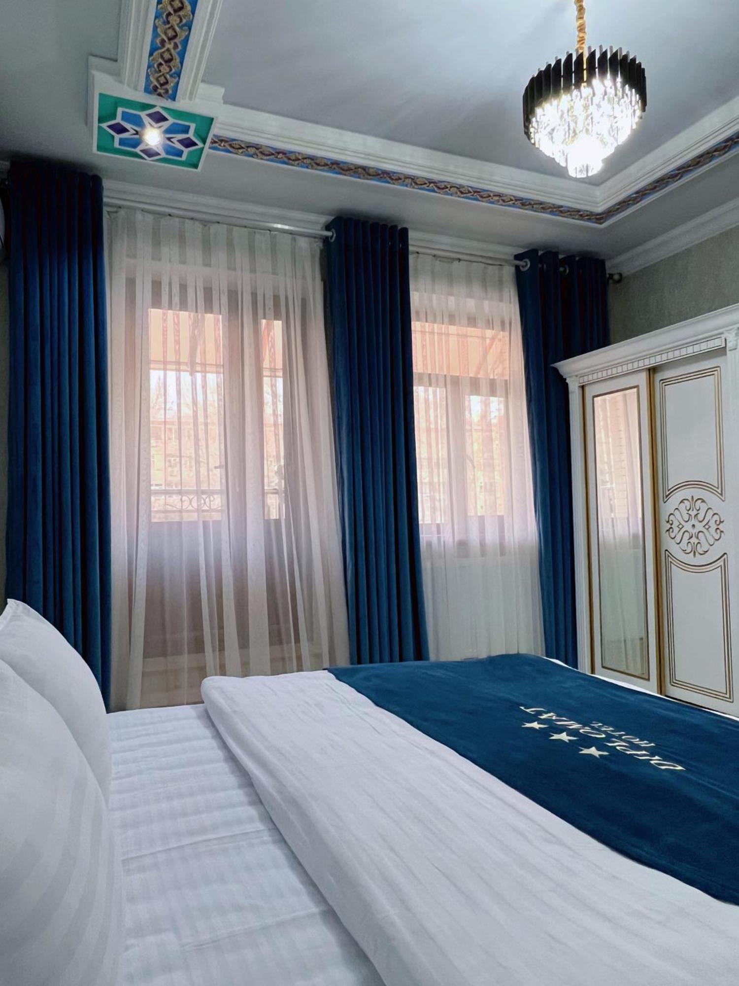 Diplomat Premium Hotel Samarkand Ngoại thất bức ảnh