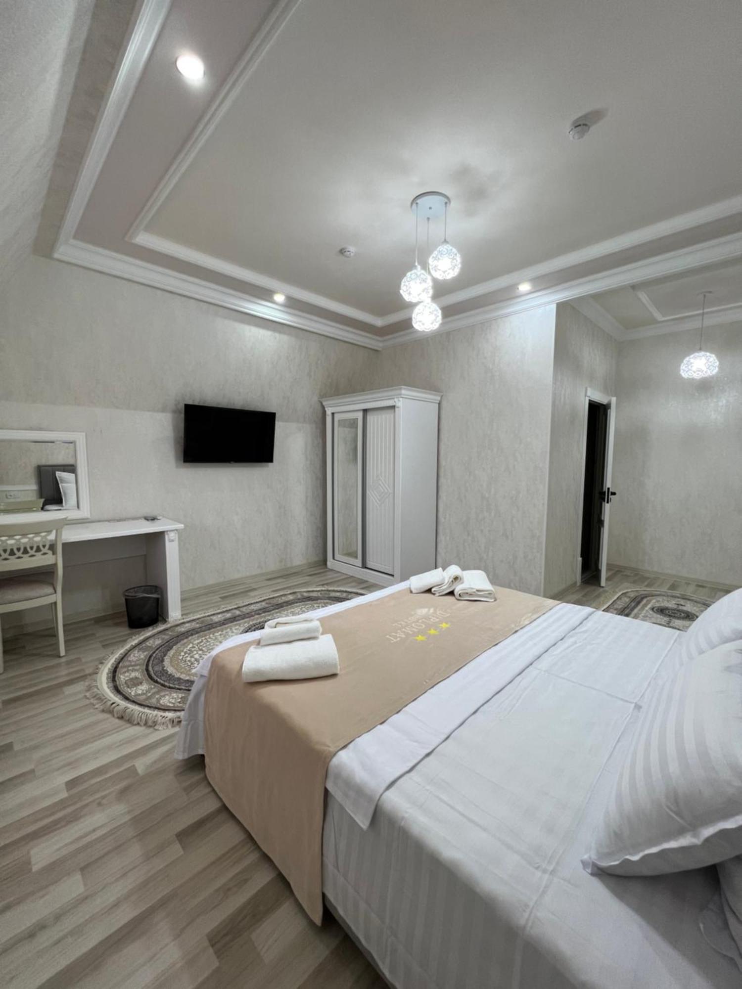Diplomat Premium Hotel Samarkand Ngoại thất bức ảnh