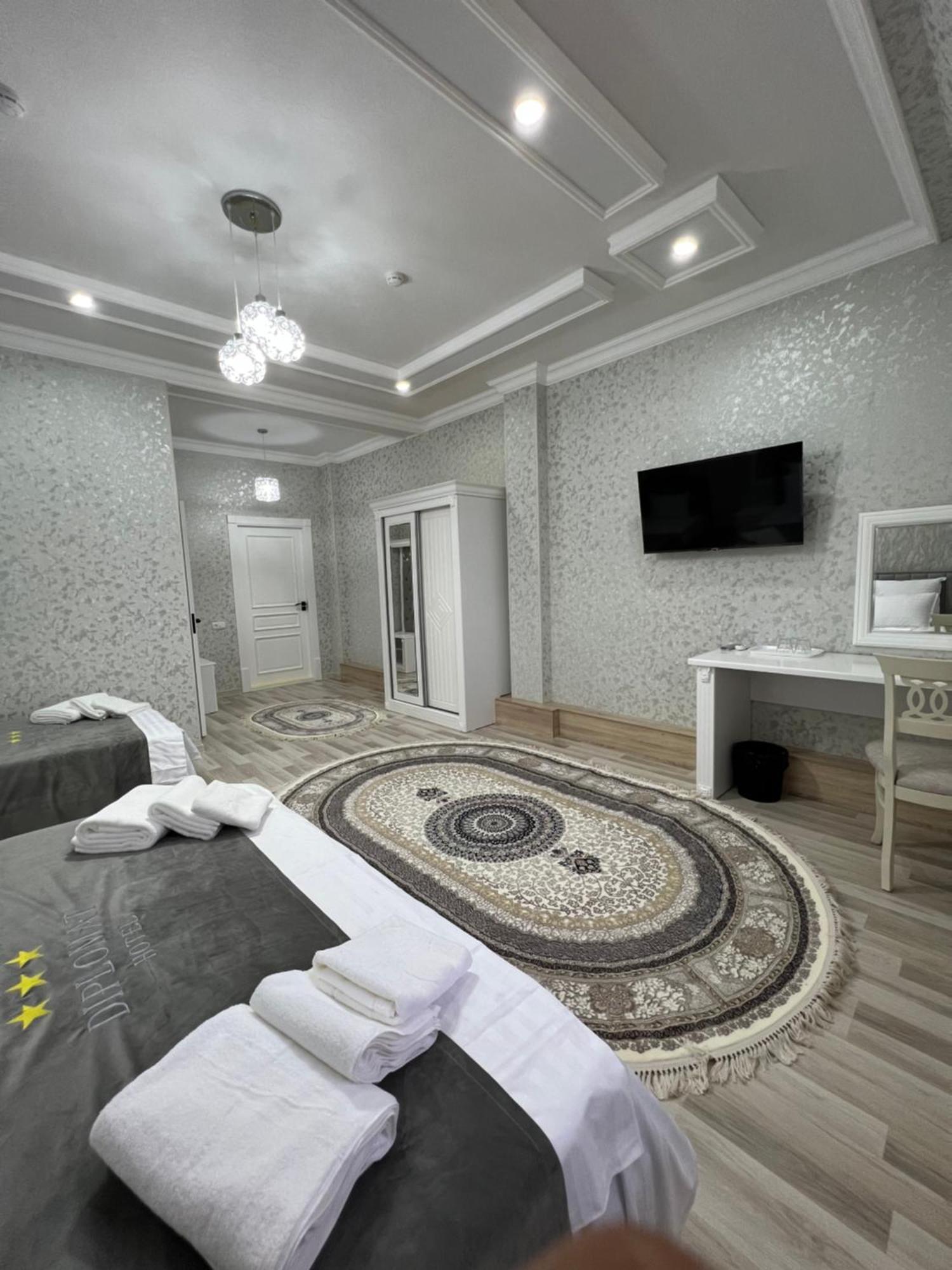 Diplomat Premium Hotel Samarkand Ngoại thất bức ảnh