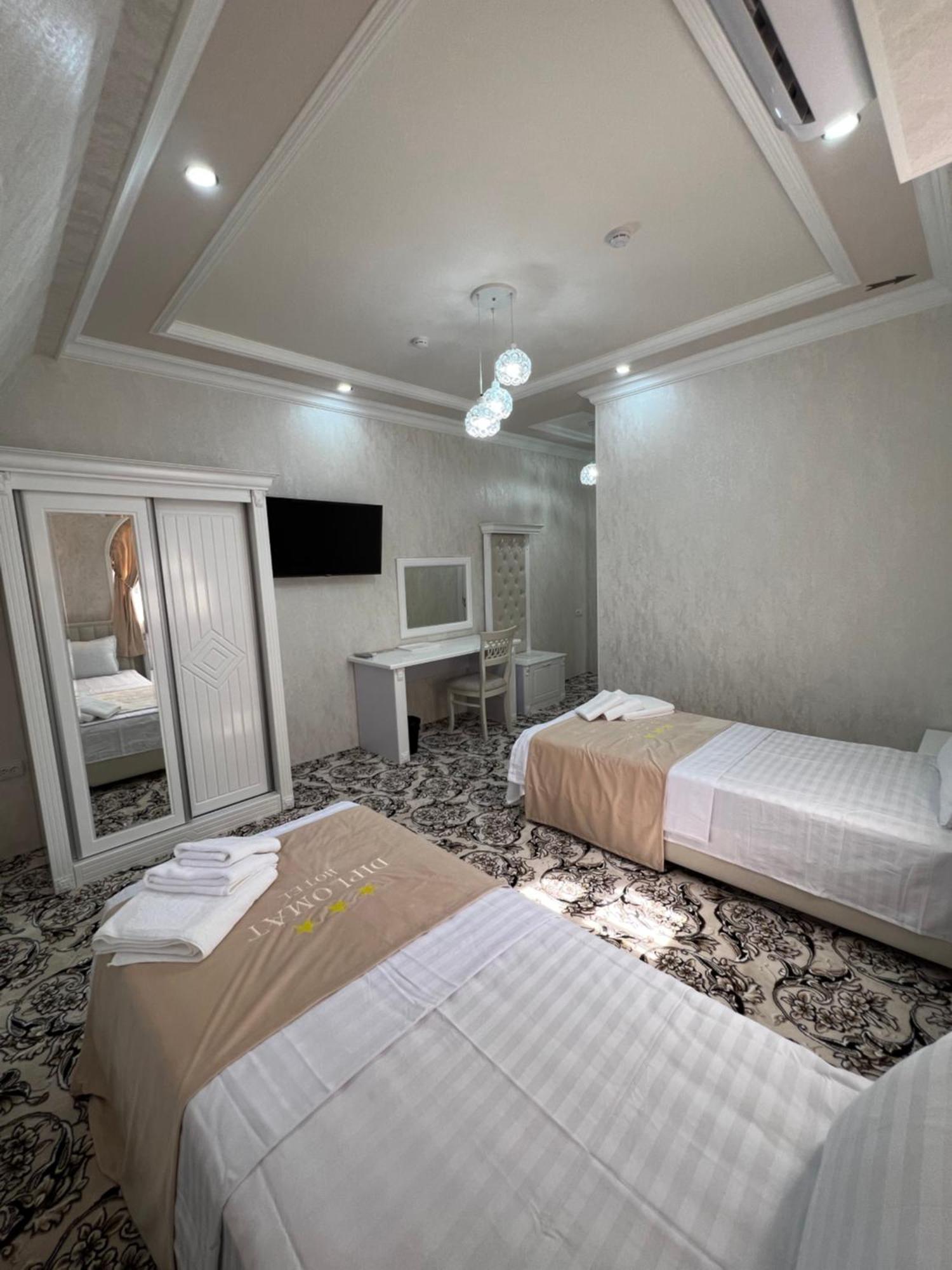 Diplomat Premium Hotel Samarkand Ngoại thất bức ảnh